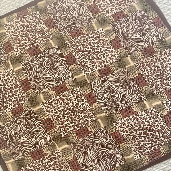 ANNE KLEIN vintage silk bandanna - Picture 2 of 12